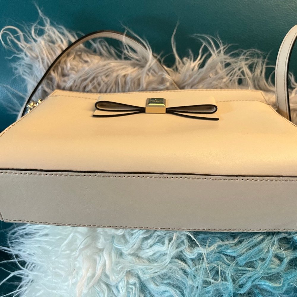 Kate Spade Cream Handbag -LOVELY!